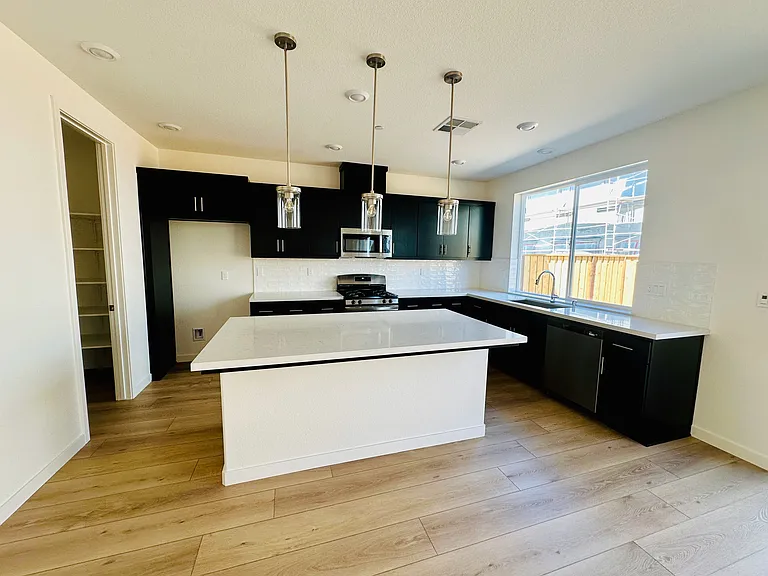 5451 Knights Valley Ln — Photo 6