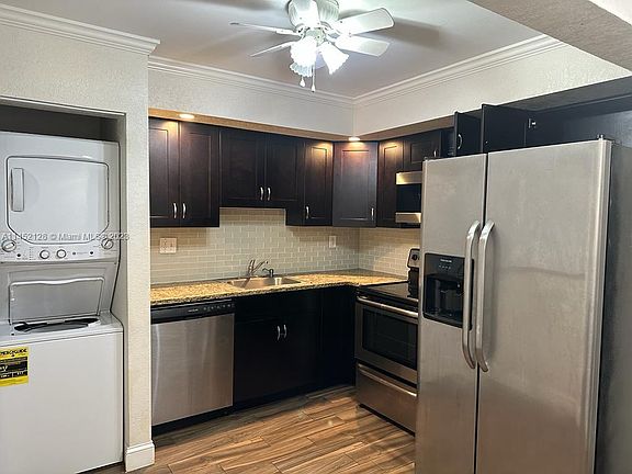 4th image of 6181 NW 57th St APT 107
