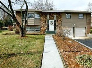 2928 Shepherd Ct, Woodridge, IL 60517
