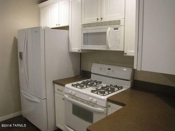 4th image of 2626 E Waverly St