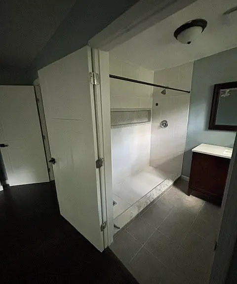entry to Master Bath