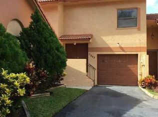 11243 SW 11th St, Pembroke Pines, FL 33025