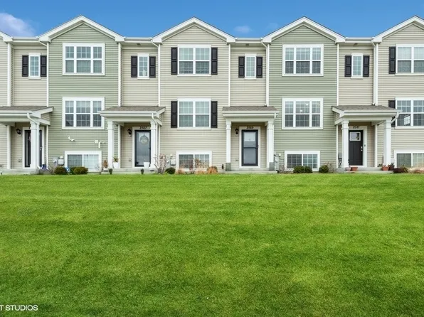 2569 Bella Dr, Hampshire, IL 60140