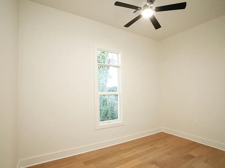 2324 W Daisy L Gatson Bates Dr #2 — Photo 8