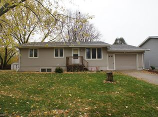 907 Harding Ct, Webster City, IA 50595