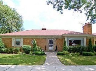 2925 W Pratt Blvd, Chicago, IL 60645