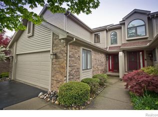 5727 Leeward Ct #1, Clarkston, MI