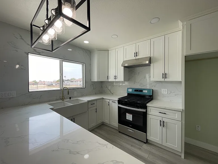 7687 Toyon Ave #2 — Photo 6