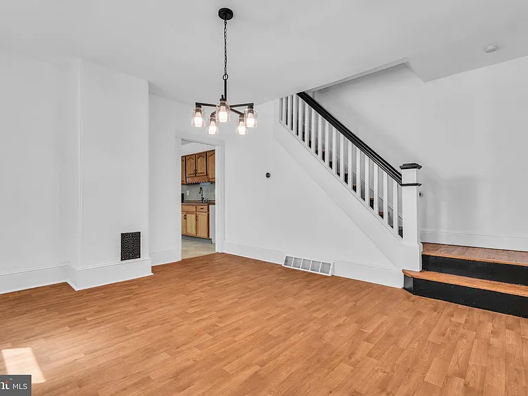 110 Delaware Ave — Photo 7
