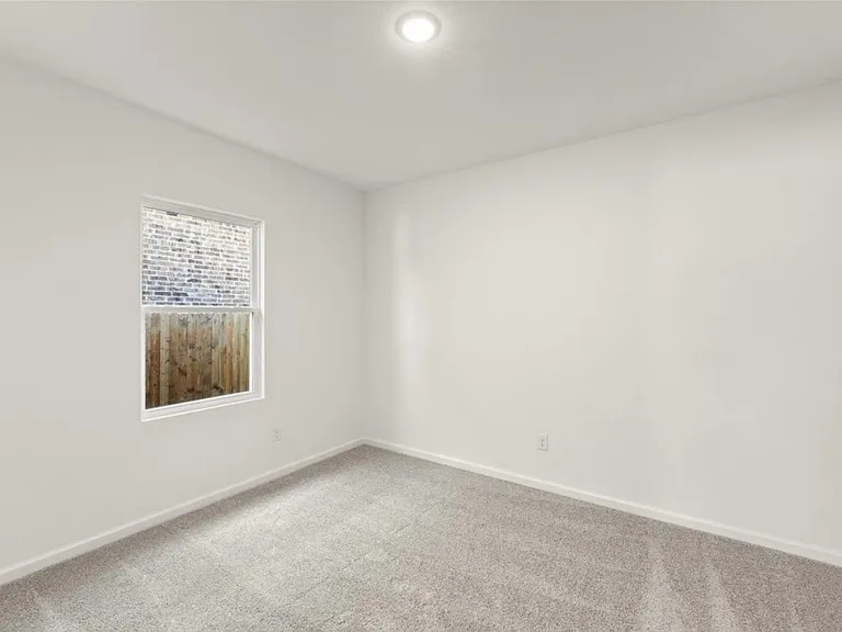 10308 Holycross Ln — Photo 5