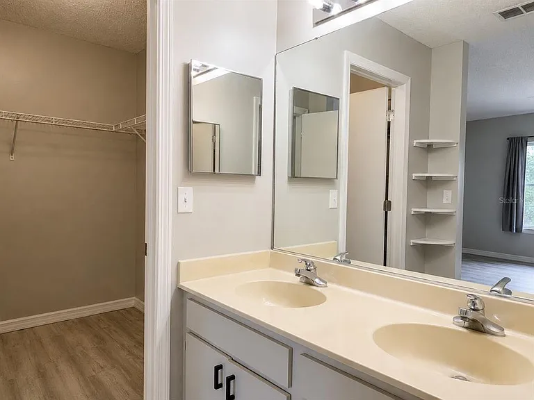 822 McCallister Ave #822 — Photo 16
