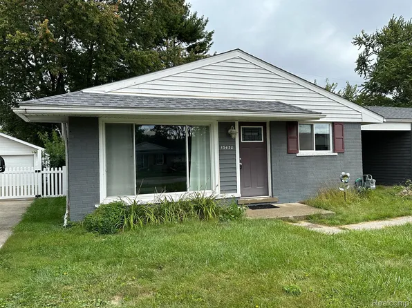 13430 Ivy St, Rockwood, MI 48173