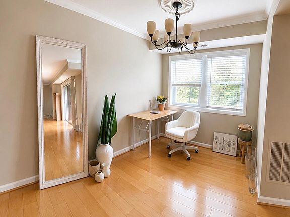 3rd image of 206 Park Terrace Ct SE APT 38