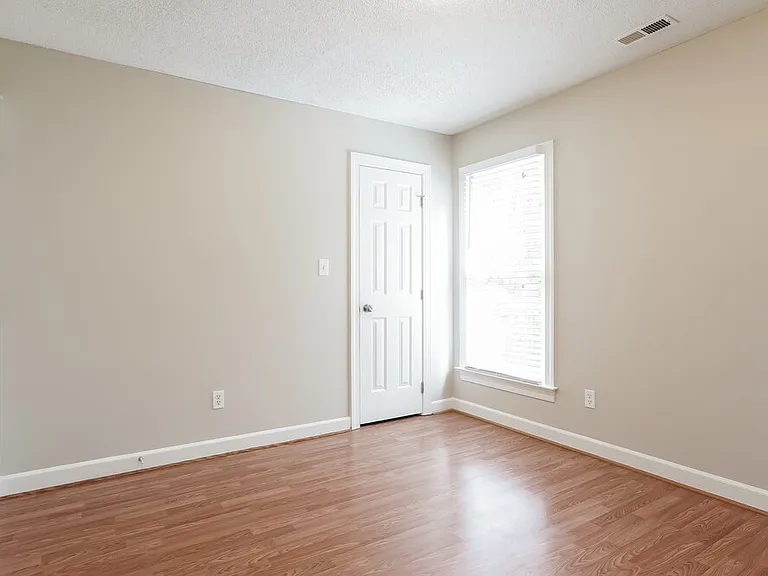 212 Sleepy Creek Dr — Photo 16