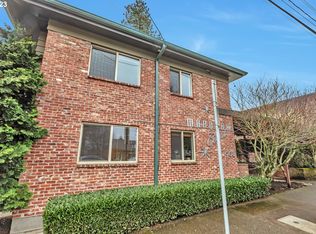 908 SW Gaines St APT 32, Portland, OR 97239