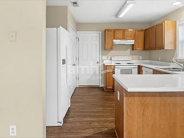 1907 Wheatfield Ct — Photo 3