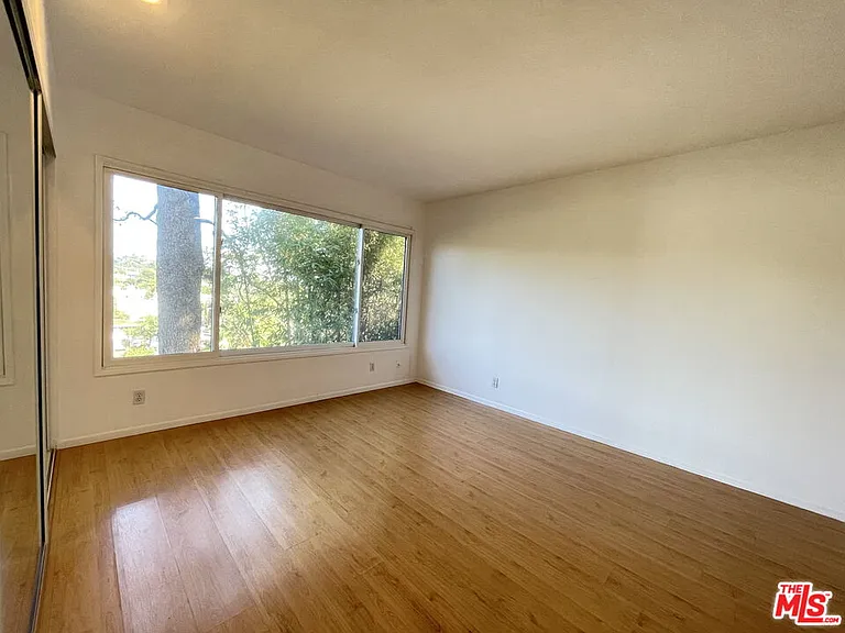 6216 Temple Hill Dr — Photo 21