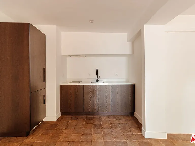 430 1/2 N Harper Ave — Photo 7