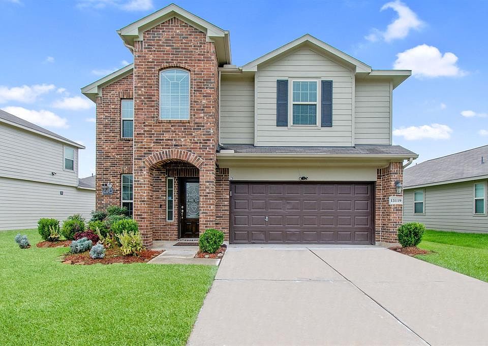 Welcome to 13119 Lucy Grove Ln