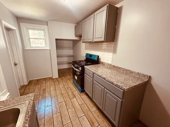 214 1/2 N Hall St, Allentown, PA 18102