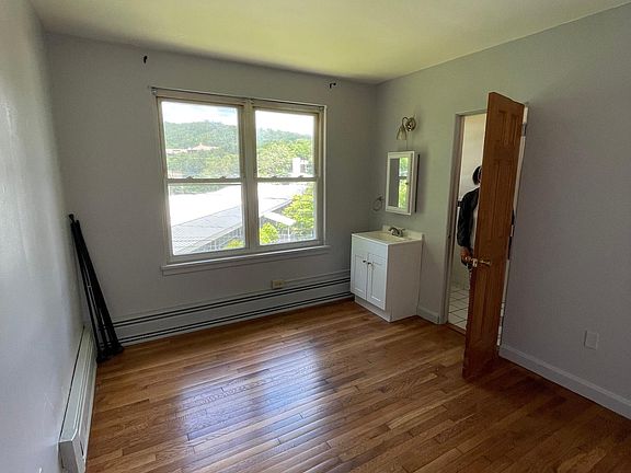 4th image of 25 White Pine Dr #A6
