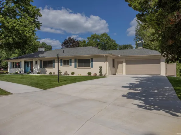 724 The Cir, Elkhart, IN 46514