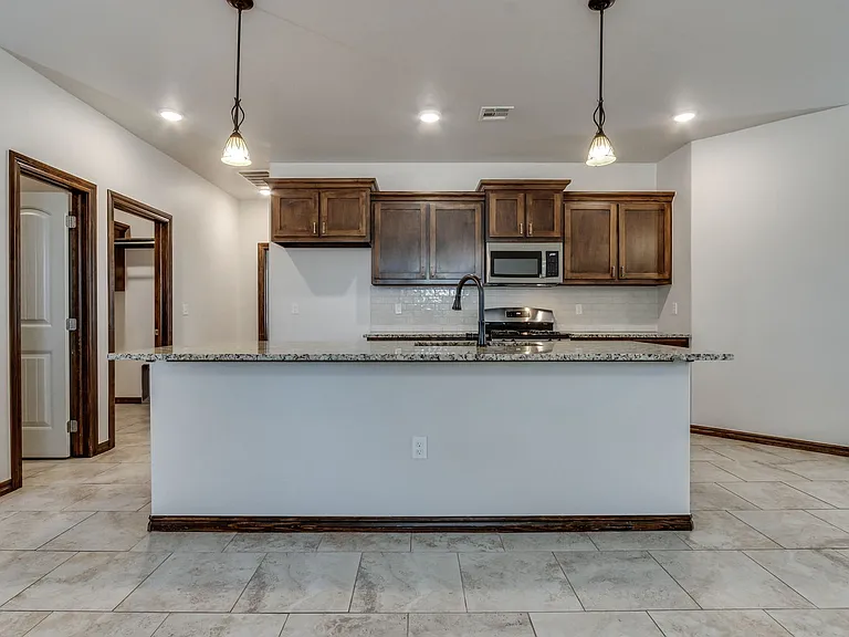 2200 Alta Vista Ln — Photo 12