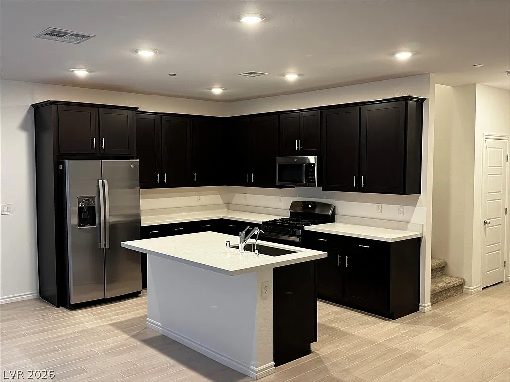3 bed, 2.5 bath, 1784 sqft, $2,000 — Photo 3