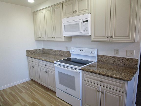 3rd image of 681 Chamberlain Ave APT A