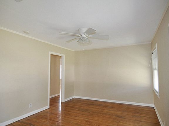 5th image of 1412 Greenbrier Dr