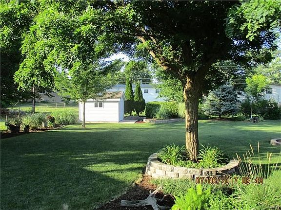 3rd image of 1515 Flordawn Dr