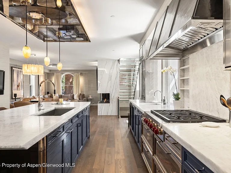 101 E Hallam St — Photo 9
