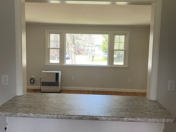 Kitchen counter/seating area