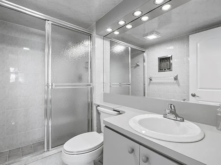581 Blue Heron Dr #317-B — Photo 18