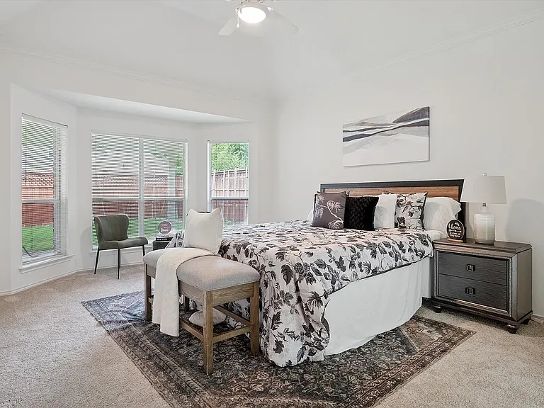 6629 Wickliff Trl — Photo 12