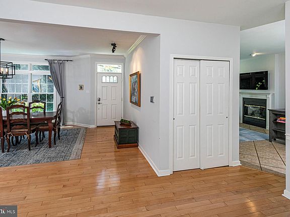 3rd image of 313 Rodney Ct