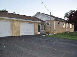11 Edgewood Dr, Greenville, PA 16125