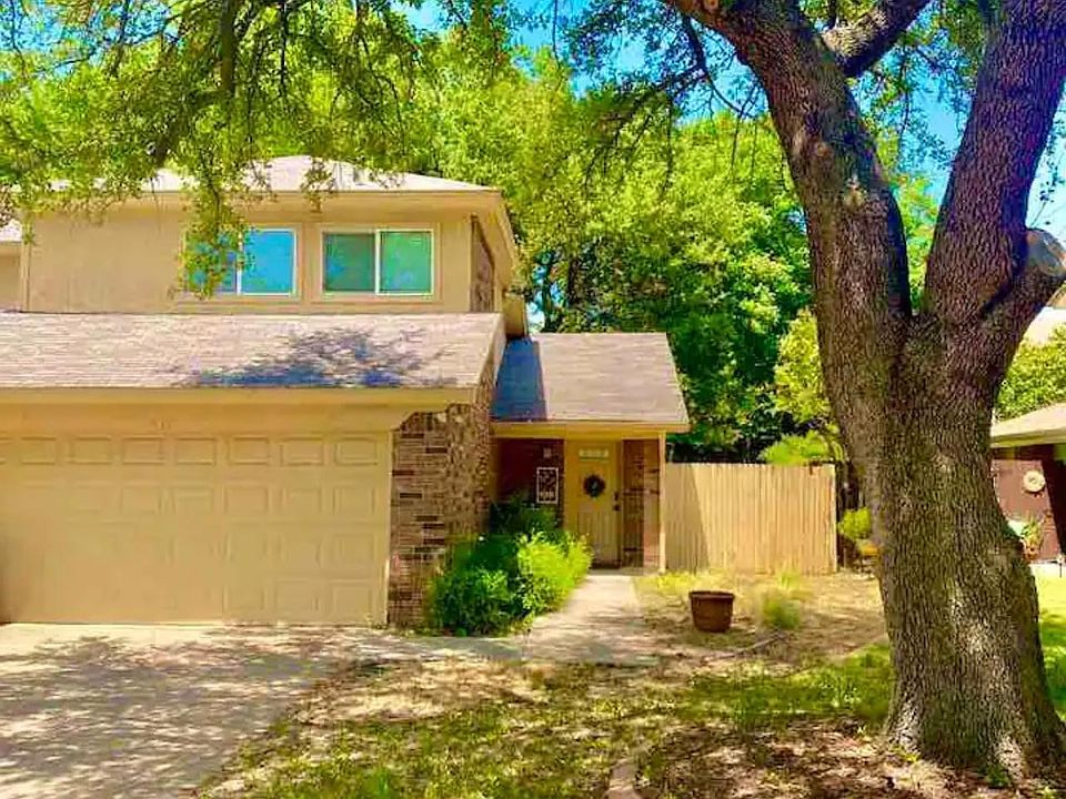 1st image of 536 Essex Pl