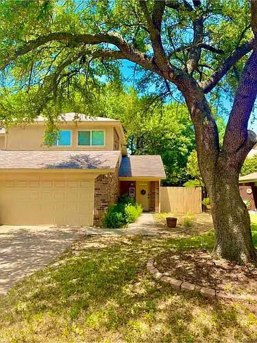 536 Essex Pl Photo 1