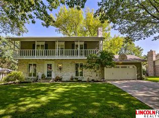 1736 Oakdale Ave, Lincoln, NE 68506