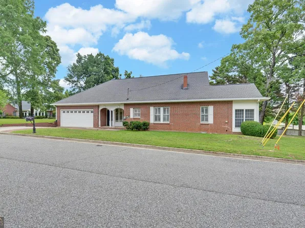 1261 Enota Ave NE, Gainesville, GA 30501
