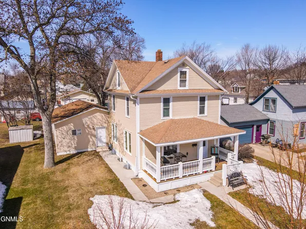 227 4th Ave NW, Valley City, ND 58072