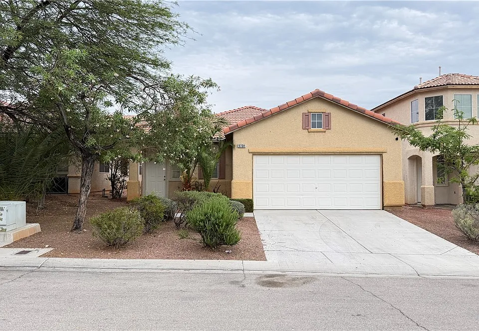 9708 Ridgebluff Ave