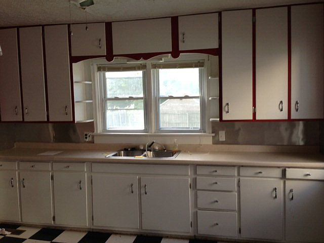 2nd image of 417 W Broadway St