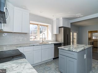 136 Pinehill Rd, Feasterville Trevose, PA 19053