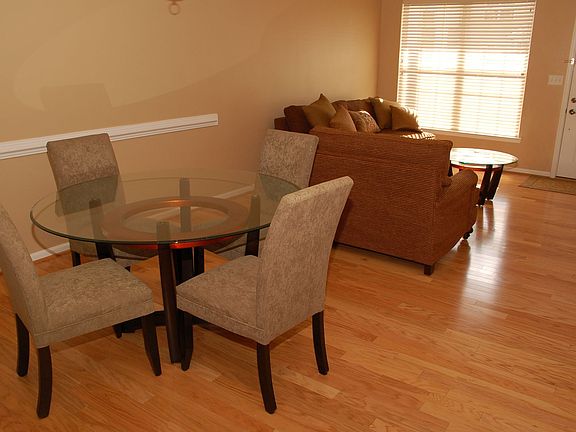 4th image of 4572 Plumstead Dr