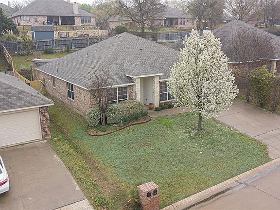 2nd image of 231 Carriage Dr