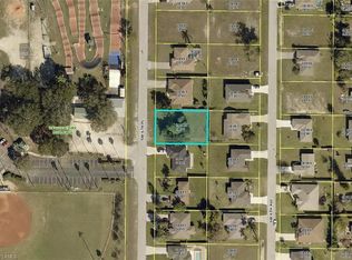 1401 SW 6th Pl, Cape Coral, FL 33991