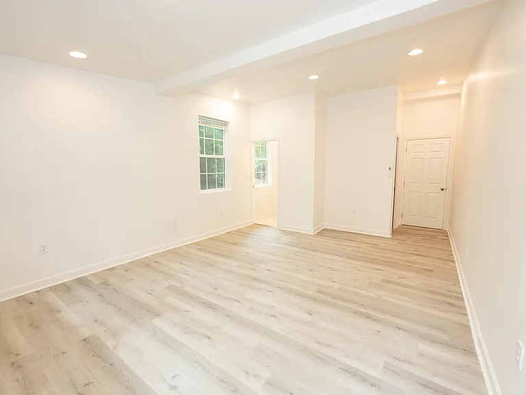 1270 Kendrick Rd NE — Photo 16