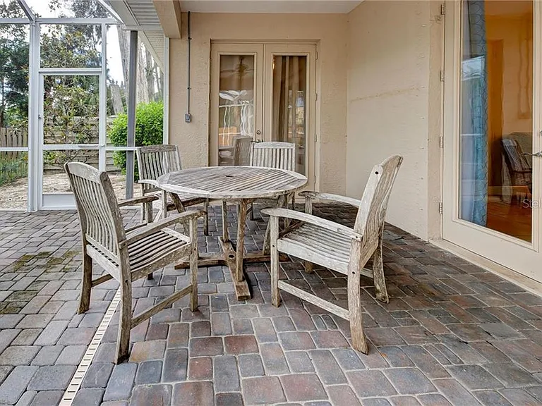 2330 Bradford St — Photo 27